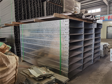 槽式电缆桥架生产的时候要注意哪些事项及四点环保性能